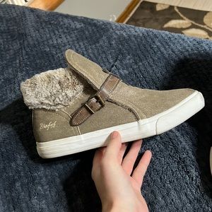 Women’s blowfish shoes size 9